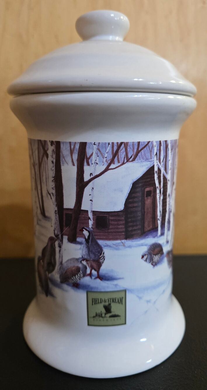 Field & Stream Canister With Lid